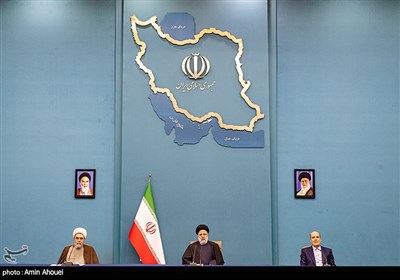 دیدار رئیس جمهور با اعضای ستاد گرامیداشت چهل و پنجمین سالروز پیروزی انقلاب اسلامی
