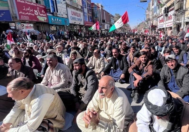 ادامه تاکید تحصن کنندگان پاکستان به رفع محدودیت تردد با افغانستان