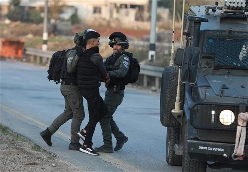Israeli Forces Detain 25 Palestinians in West Bank Operation
