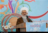 جشن تکلیف دو هزار نفری دانش آموزان دختر زنجانی