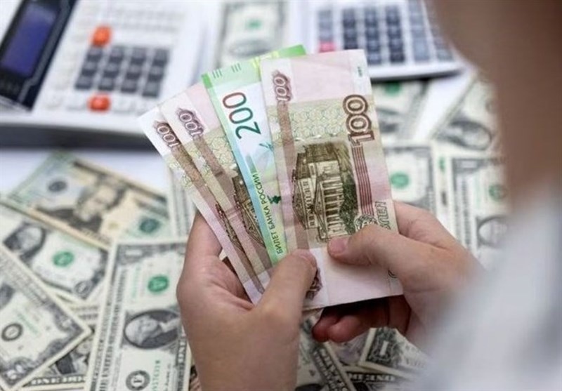 Dollar Loses Ground by 0.03% to Ruble at Moscow Exchange