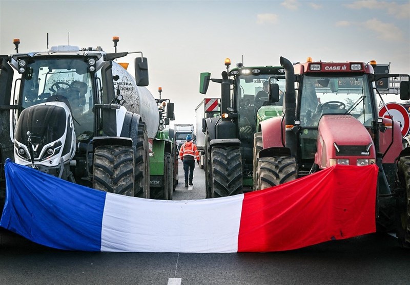 گسترش اعتراضات کشاورزان در فرانسه با یک قربانی