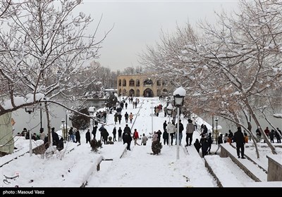 شادی مردم تبریز بعد از بارش برف