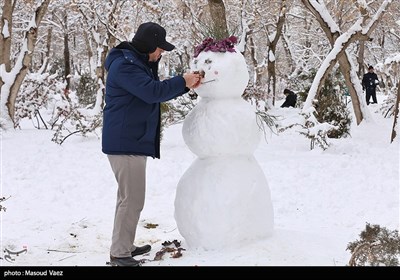 شادی مردم تبریز بعد از بارش برف