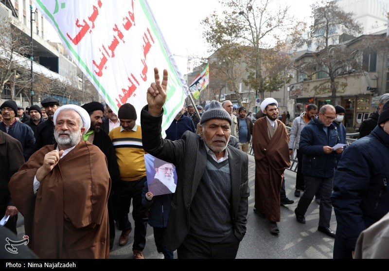 فریاد خشم شیرازی‌ها در راهپیمایی «جمعه‌های خشم»