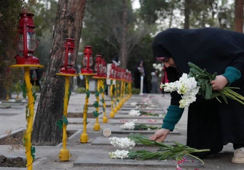 عطرافشانی گلزار شهدای بهشت زهرا (س) در یادواره 24 هزار شهید تهران