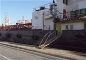 Задержание иностранного судна с 2 миллионами литров контрабандного дизельного топлива в Персидском заливе/ КСИ арестовал 14 членов экипажа