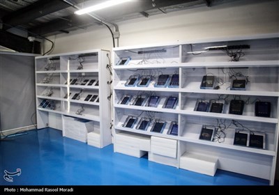 بازدید خبرنگاران از کارخانه تولیدموبایل وتبلت در بندرعباس