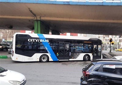  فعالیت آزمایشی نخستین اتوبوس‌ برقی پایتخت در خیابان ولی‌عصر(عج) 
