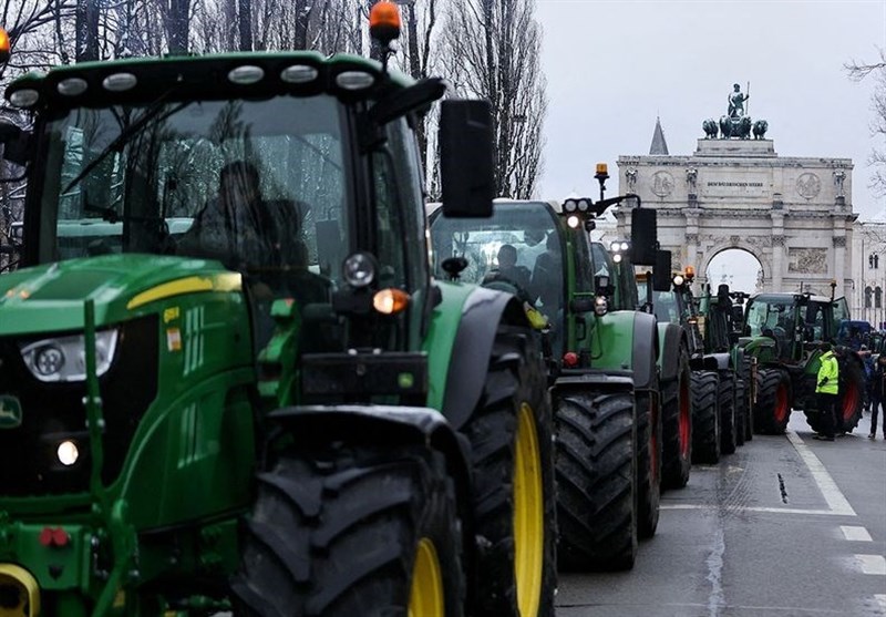 Europe&apos;s Angry Farmers Fuel Backlash against EU Ahead of Elections