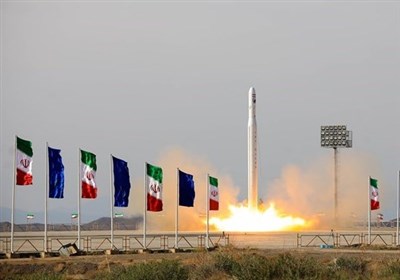Üç Uydunun Başarılı Fırlatılışı ile İran Uzay Güçleri Arasında