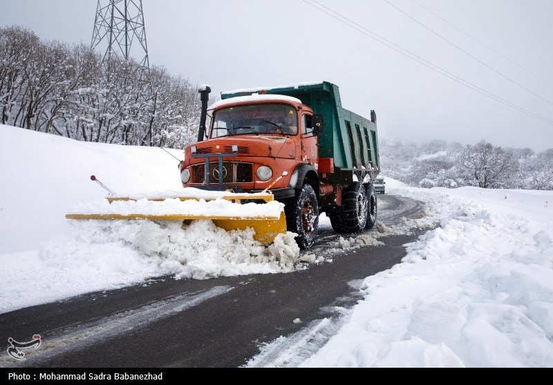 وضعیت راه‌های کشور؛ بارش برف و باران در جاده‌های 24 استان