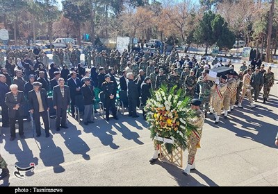  پیکر مادر شهید سرلشکر خلبان احمدی‌پورفرسنگی در کرمان تشییع شد + تصاویر 