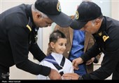 در پایان‌این مراسم کودک مبتلا به سرطان به آرزویش رسید و حکم  اهدا لوح فرمانده افتخاری ناوشکن دنا نیروی دریایی ارتش جمهوری اسلامی ایران توسط امیر دریادار شهرام ایرانی فرمانده نیروی دریایی ارتش  به همراه لباس نیروی دریایی به فرزند ایران  آراد در خرمشهر اهدا شد