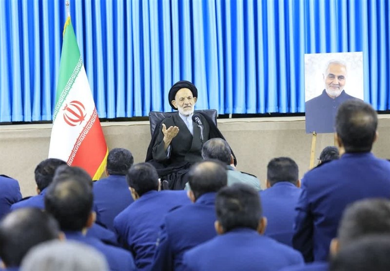 دیدار کارکنان پایگاه دوازدهم شکاری شهید حسینی بیرجند با نماینده ولی فقیه + تصویر