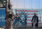 ویتنی رایت به دعوت هیچ فرد یا نهادی به ایران نیامده و هم‌اکنون در ایران نیست