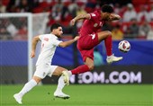 حاشیه دیدار ایران - قطر| درگیری نیمکت‌نشینان 2 تیم در پایان نیمه اول/ اعتراض مدافع ایران بعد از گل دوم قطر