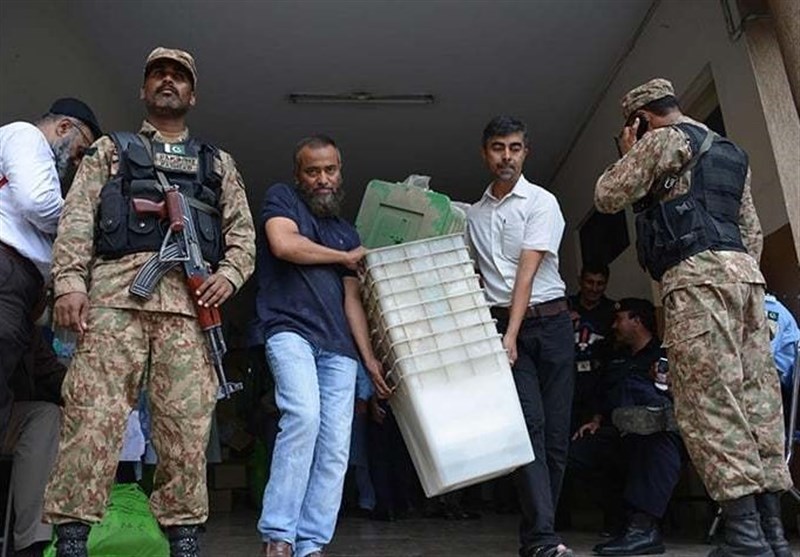 وقوع 3 رویداد امنیتی در جریان انتخابات پاکستان/ «تی‌تی‌پی» یک مرکز رأی‌دهی را تصرف کرد