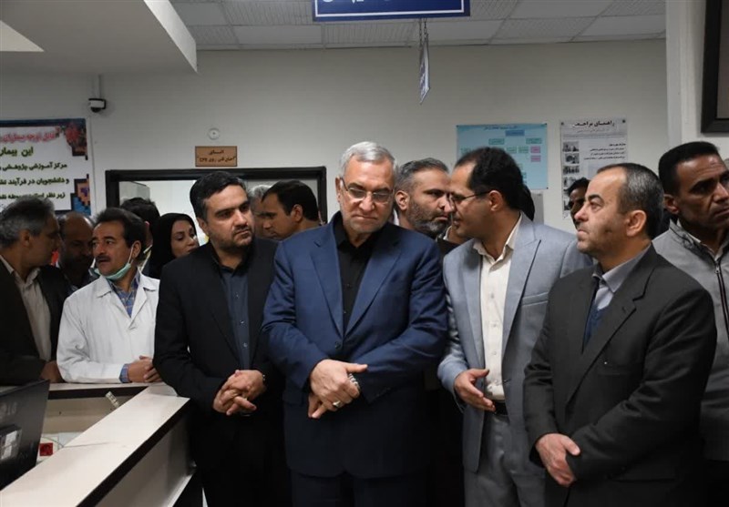 وزیر بهداشت‌‌‌ رئیس یک بیمارستان بیرجند ‌را حین بازدید عزل کرد + جزئیات
