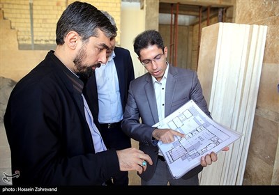 بازدید مهدی رمضانی، دبیرکل نهاد کتابخانه‌های عمومی کشور از روند پیشرفت پروژه کتابخانه مرکزی بندرعباس 