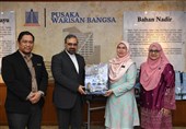 اهدای 450 جلد کتاب به کتابخانه ملی مالزی
