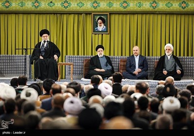 Официальные лица Исламской  еспублики Иран и послы исламских стран встретились с верховным лидером революции