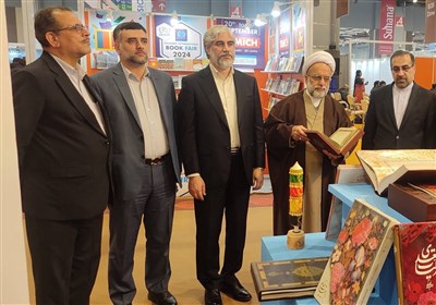  غرفه ایران در نمایشگاه کتاب دهلی افتتاح شد / توصیه سفیر ایران برای ترجمه آثار ایرانی به هندی 