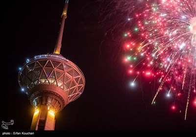 نورافشانی سالگرد پیروزی انقلاب در تهران