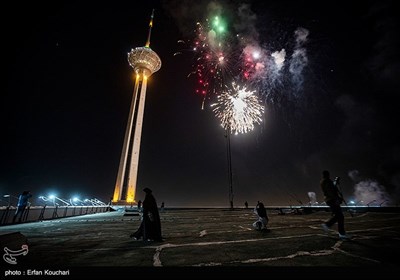 نورافشانی سالگرد پیروزی انقلاب در تهران