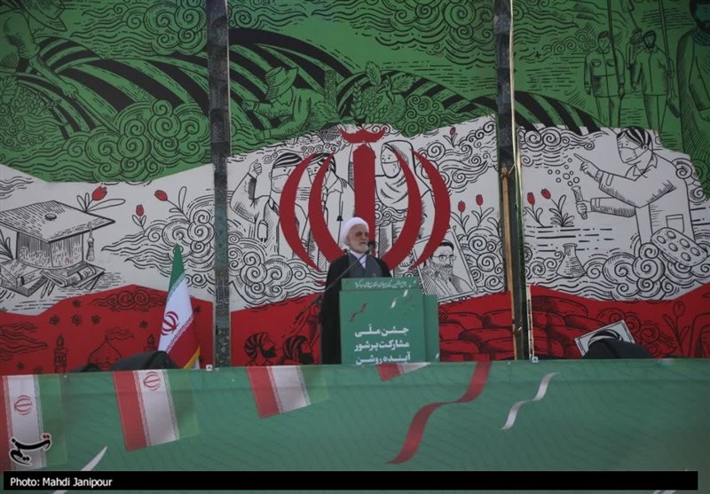 اژه‌ای در اصفهان: مسئولان نظام در قبال عظمت مردم وظیفه بسیار سنگینی دارند