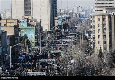حضور رئیس جمهور در راهپیمایی 22 بهمن
