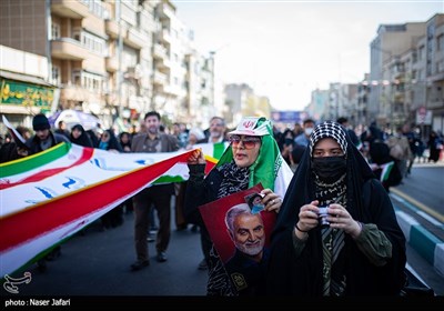 İran&apos;da İslam İnkılabı zaferi yıldönümü kutlamaları