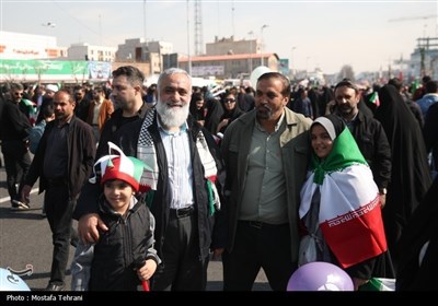  سردار محمدرضا نقدی معاون هماهنگ‌کننده سپاه پاسداران انقلاب اسلامی در مراسم راهپیمایی 22 بهمن