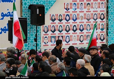  نماهنگی به مناسبت چهلمین روز شهدای حمله تروریستی کرمان/ صدر خبر به کاپشنی صورتی رسید 