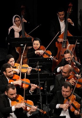 اجرای ارکستر ملی ایران به رهبری همایون رحیمیان و خوانندگی محمد معتمدی