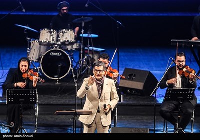 اجرای کنسرت سالار عقیلی در نخستین شب سی‌و‌نهمین جشنواره موسیقی فجر- تالار وحدت