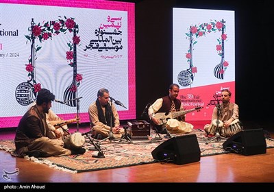 اجرای موسیقی عندلیبان افغانستان در در نخستین شب سی‌و‌نهمین جشنواره موسیقی فجر- تالار رودکی