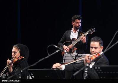 اجرای کنسرت سالار عقیلی در نخستین شب سی‌و‌نهمین جشنواره موسیقی فجر- تالار وحدت
