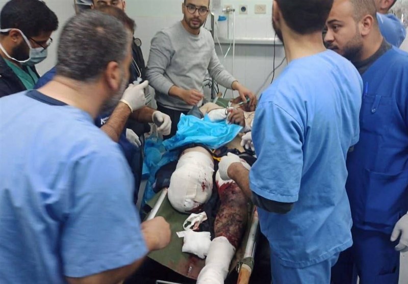 الاحتلال الصهیونی یستهدف 3 صحفیین وسط غزة