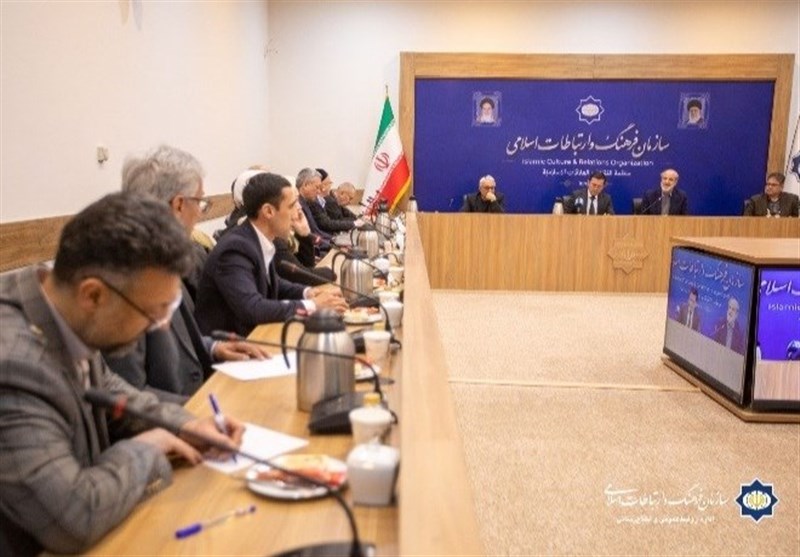 دیدار غیر منتظره اندیشمندان ازبکستان با اعضای انجمن ایرانی تاریخ 3