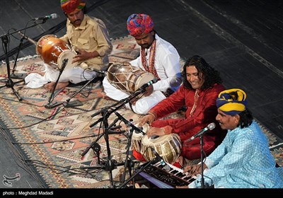 اجرای گروه ترانه های راجستان از هندوستان