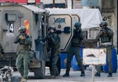 Israeli Forces Seize over $1 Million from Palestinian Exchange Shops during Raids