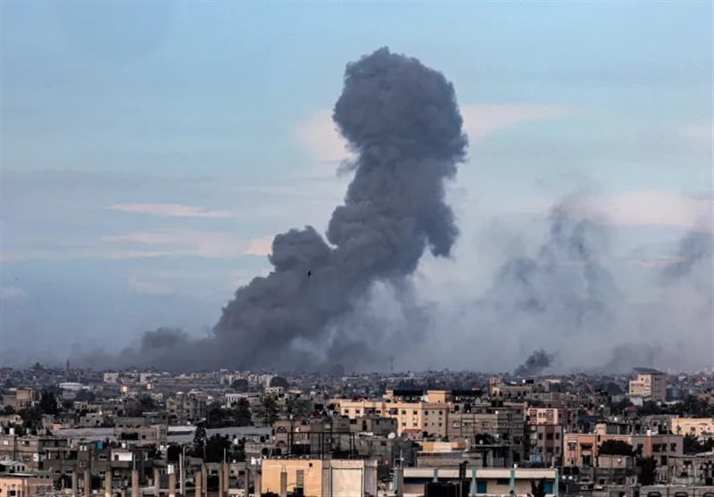 Israeli Military Intensifies Strikes in Southern Gaza Strip