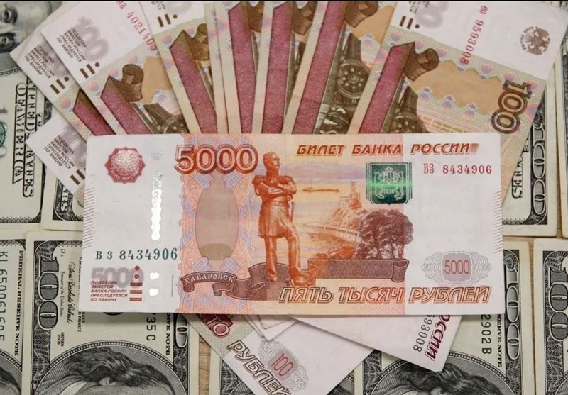US Dollar Depreciates to 92.22 Rubles on Moscow Exchange