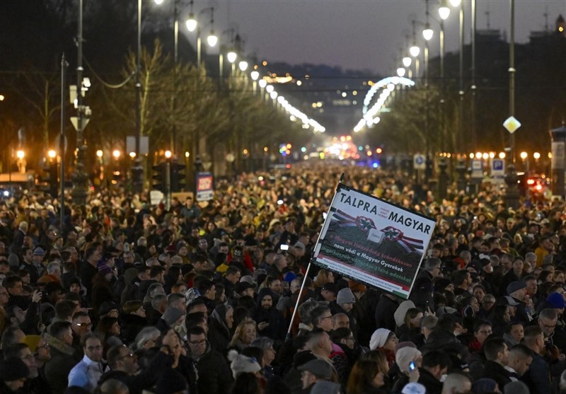 اعتراض هزاران نفر در مجارستان علیه دولت  ویکتور اوربان