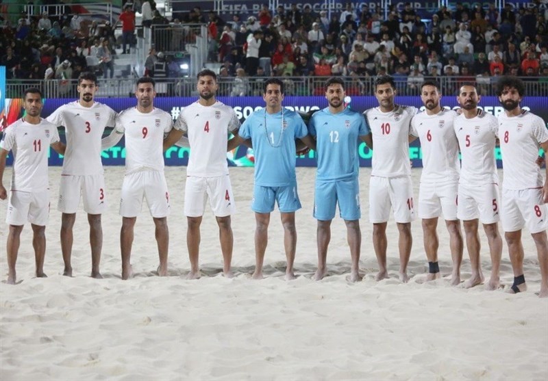 İran milli erkekler plaj futbolu takımı yarı final için yarışacak