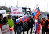 Czech, Slovak Farmers Block Borders in Protest