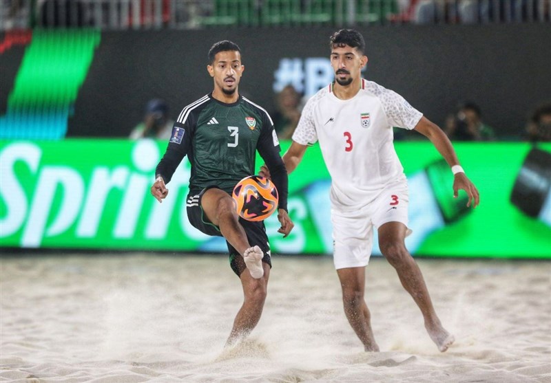 İranlı plaj futbolcuları yarı finalde