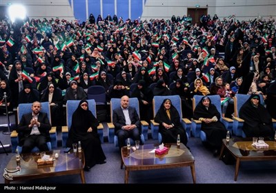 گردهمایی دختران جوان محلات و دانشگاه‌های تهران با حضور رئیس مجلس