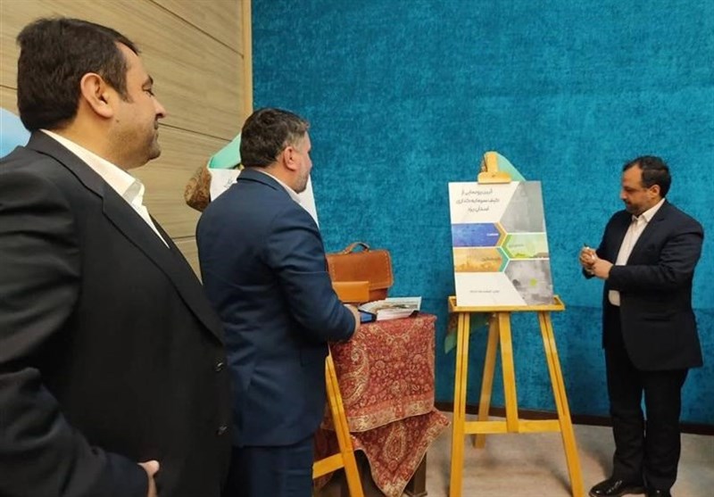 وزیر اقتصاد از 7 طرح اقتصادی و سرمایه‌گذاری استان یزد ‌رونمایی کرد
